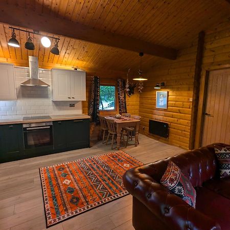 Pineshadow Lodge-Dog Friendly Kenwick Park Louth Лаут Екстериор снимка